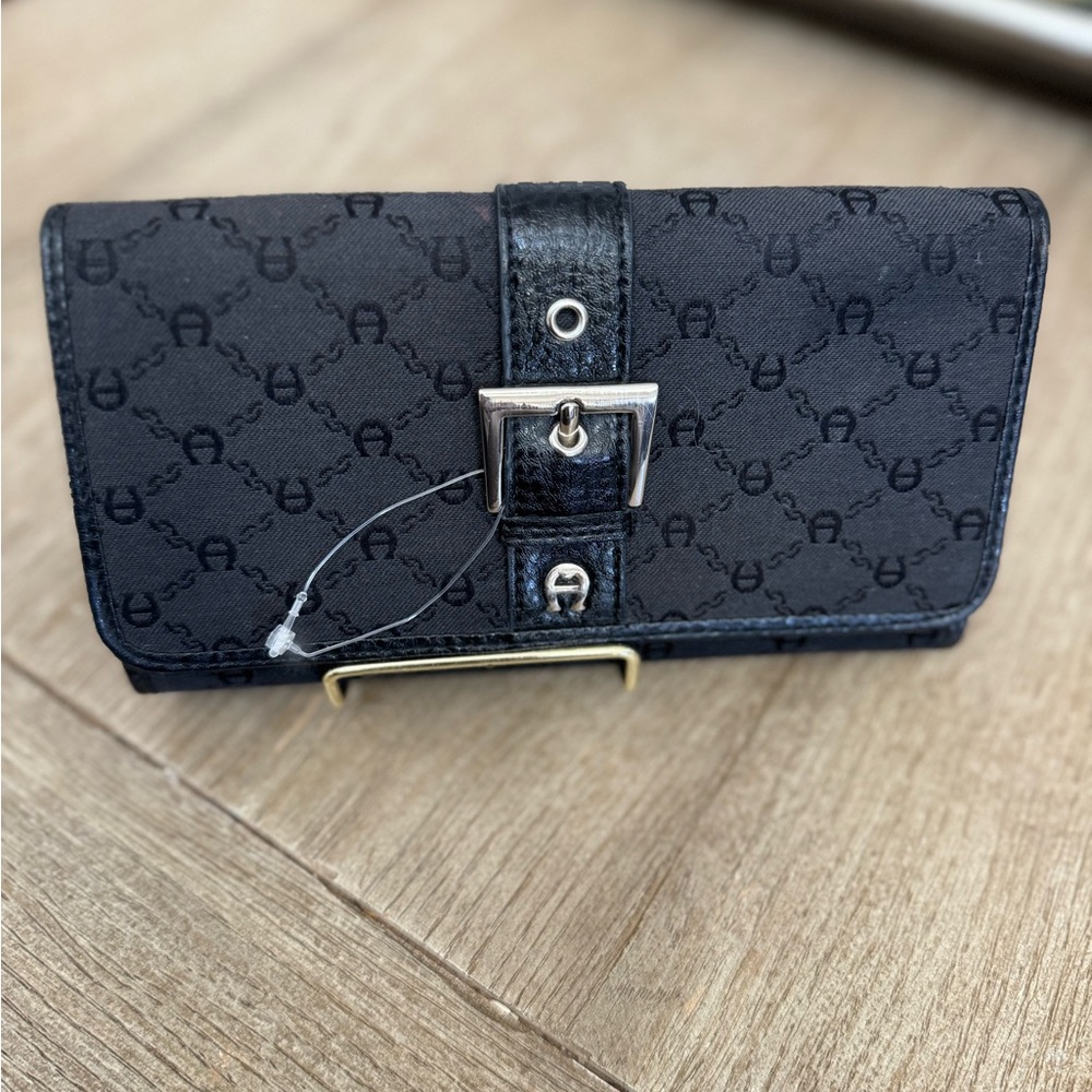 Etienne Aigner wallet - Picture 7 of 14